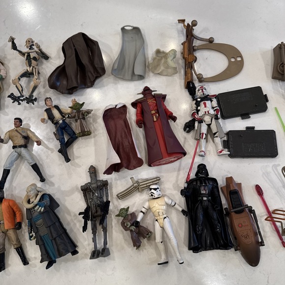 Lot of 40 piece Star Wars miniature figurines and accessories Preowned - Picture 3 of 4